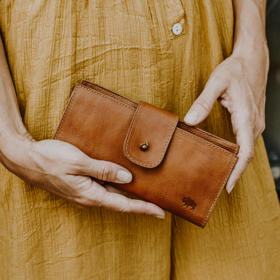 Madison Checkbook Wallet | Saddle Tan